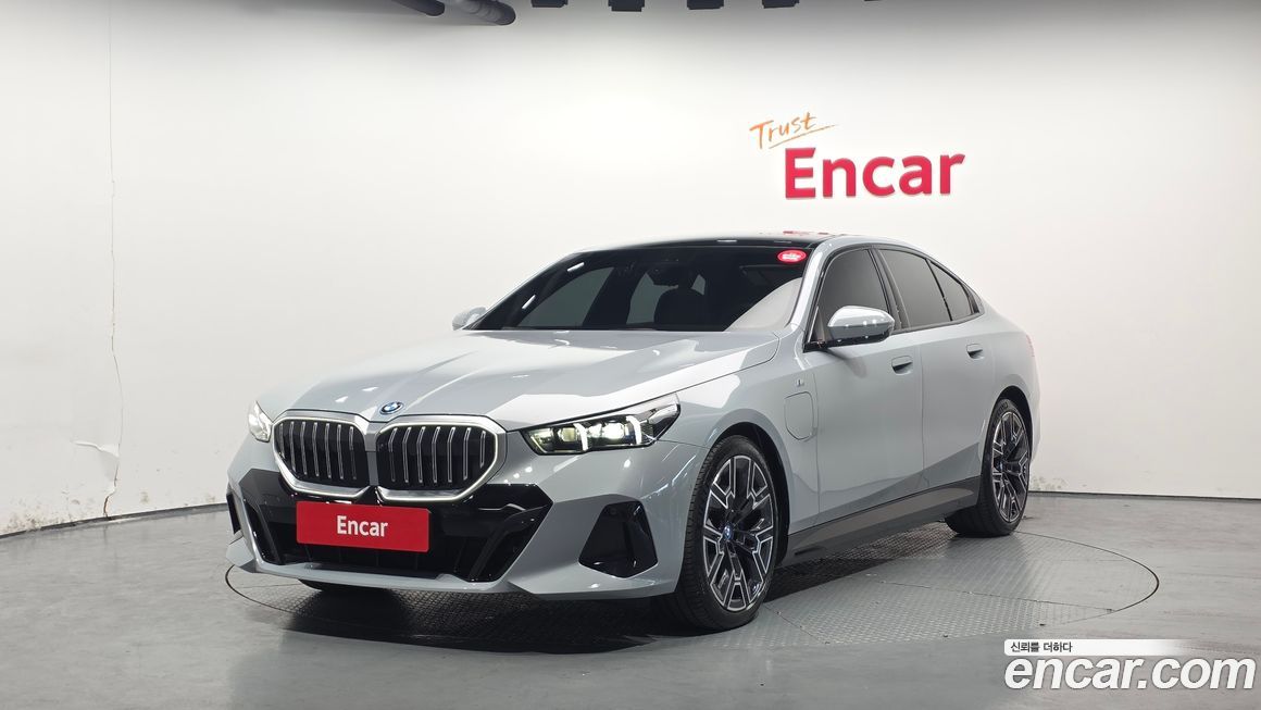 BMW 5-Series 2025