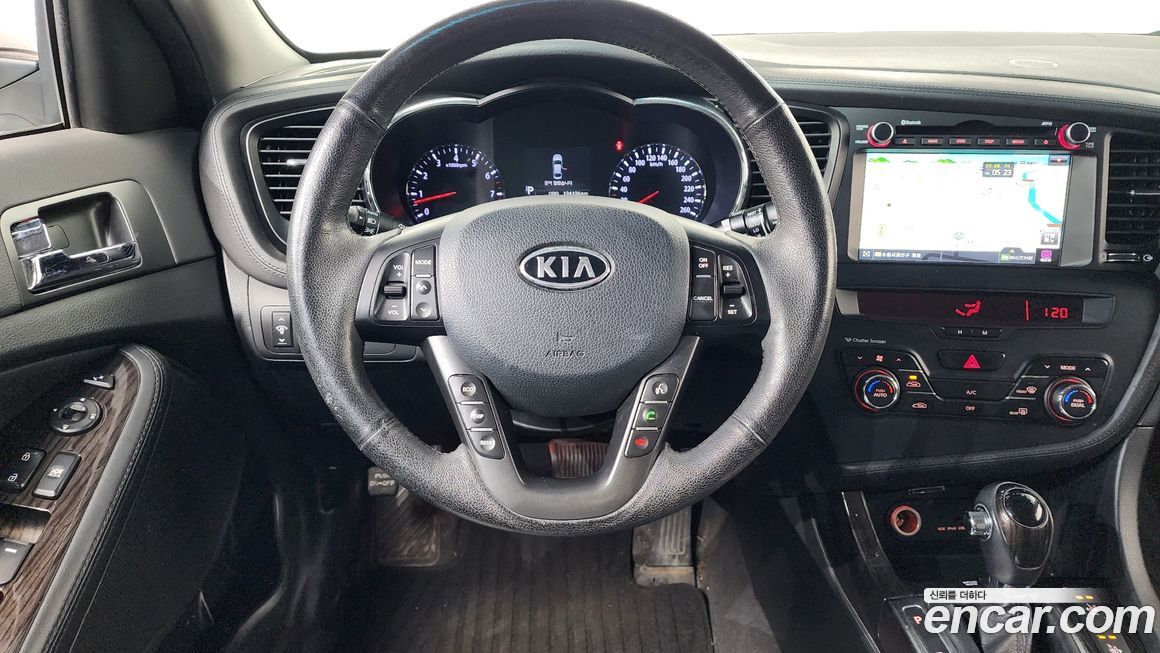 Kia K5 2011