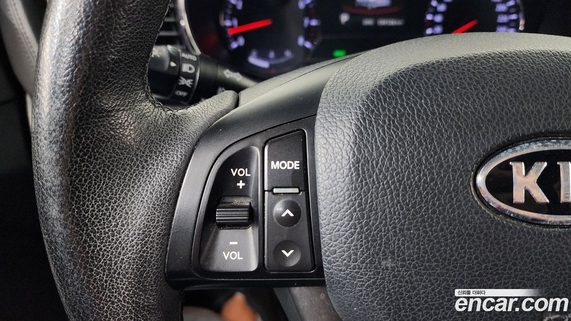 Kia K5 2011