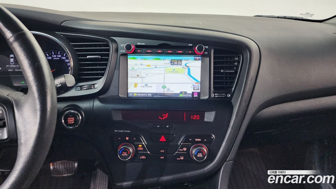 Kia K5 2011