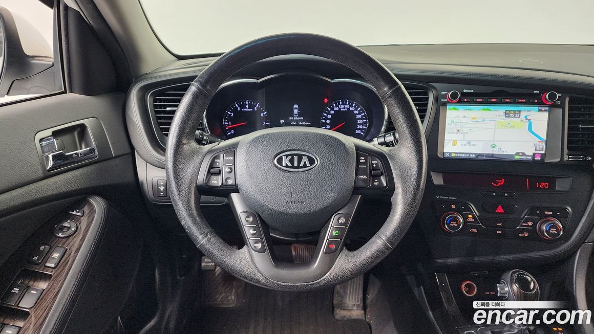 Kia K5 2011