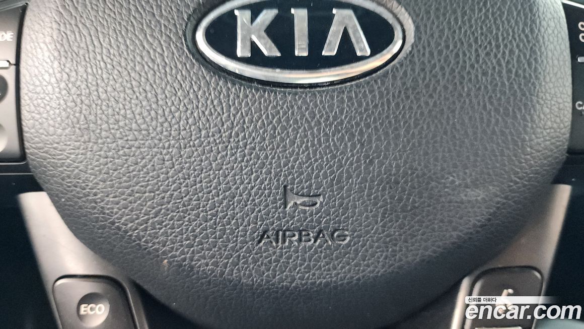 Kia K5 2011