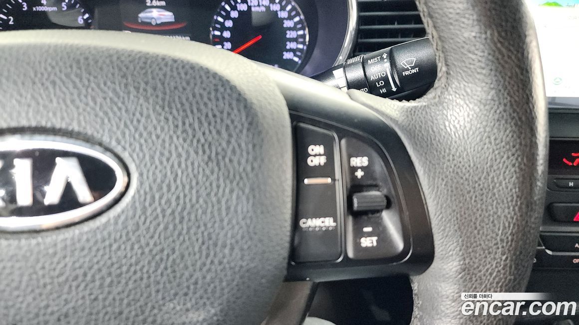 Kia K5 2011