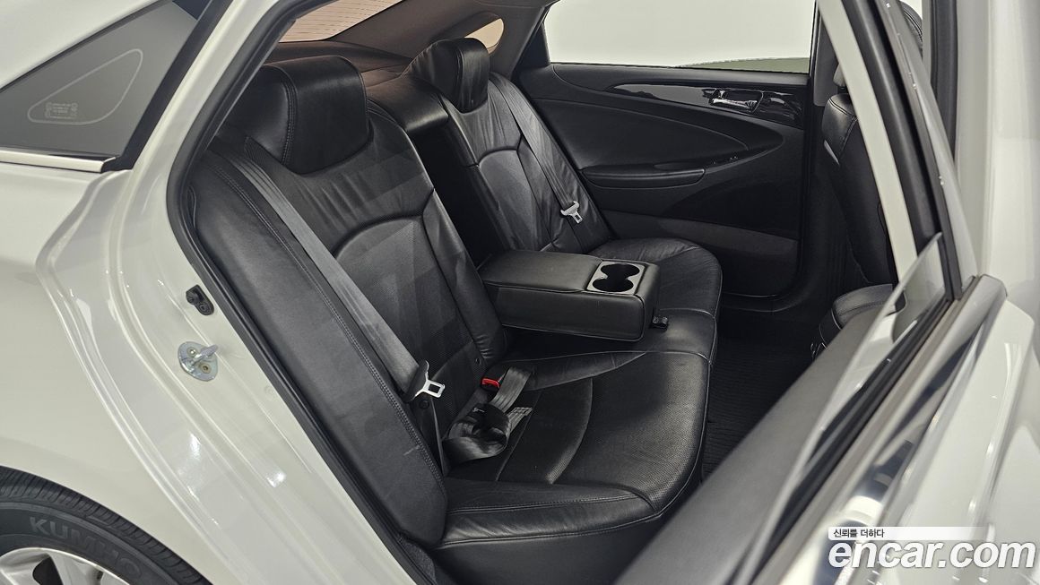 Hyundai Sonata 2011