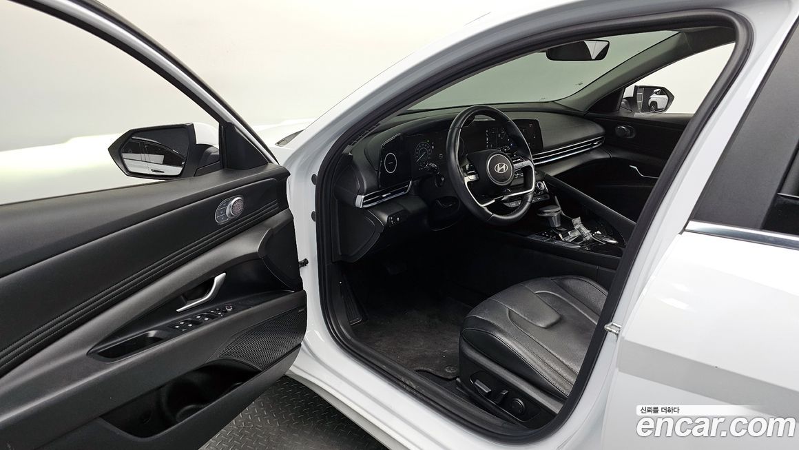 Hyundai AVANTE 2024