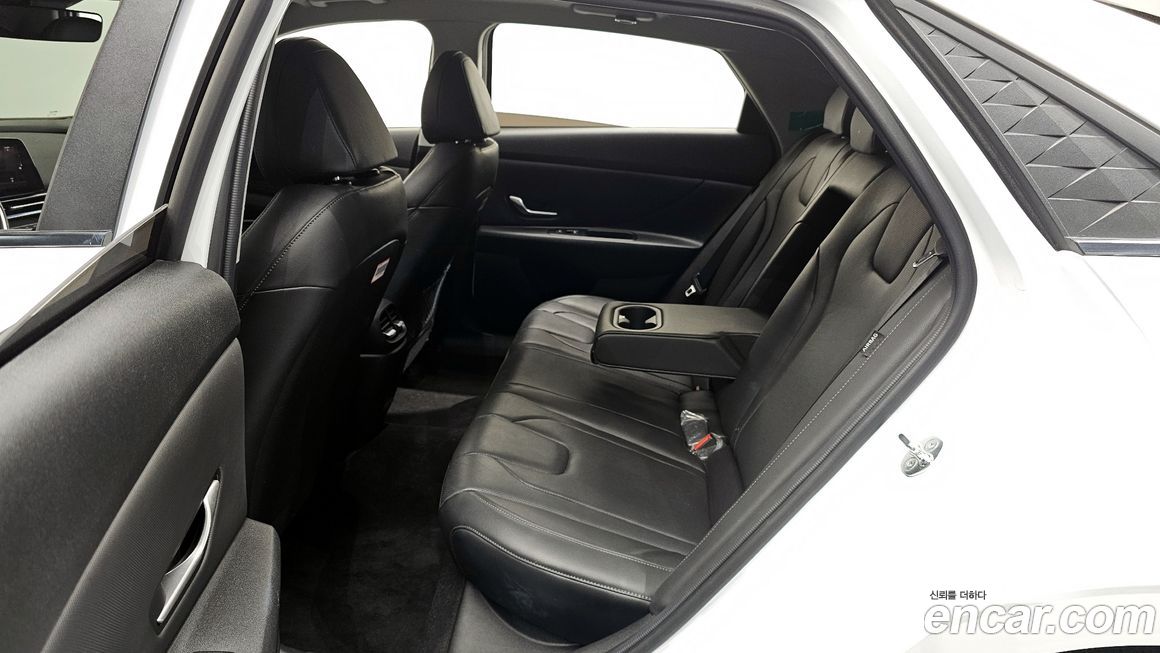 Hyundai AVANTE 2024