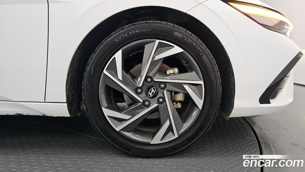 Hyundai AVANTE 2024