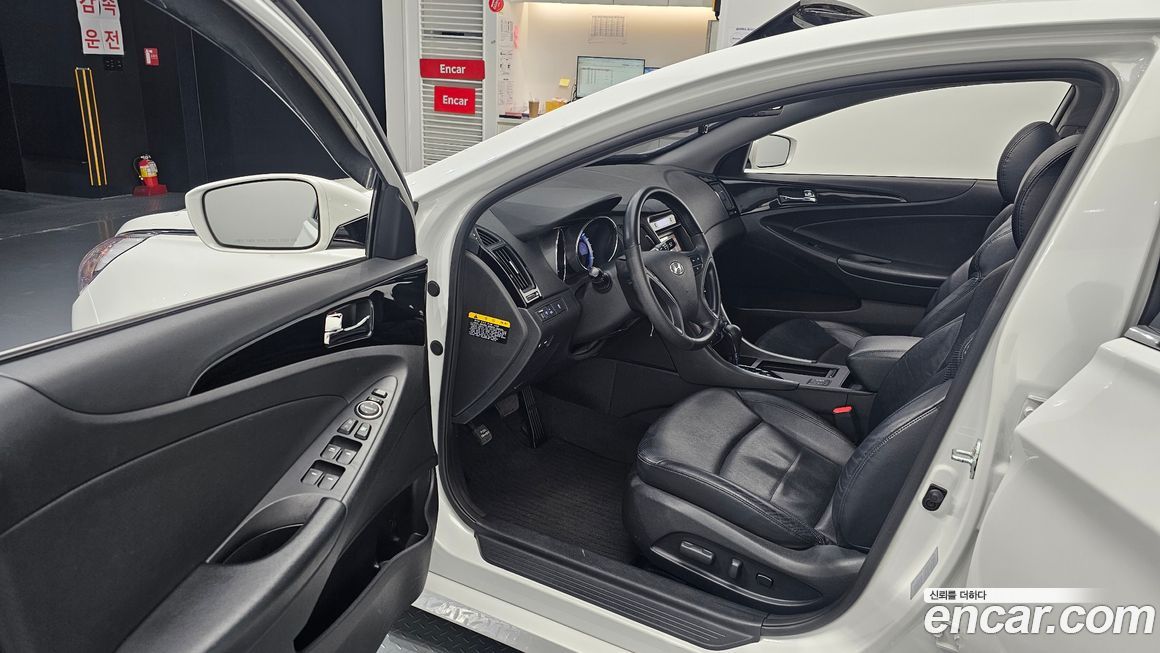 Hyundai Sonata 2011