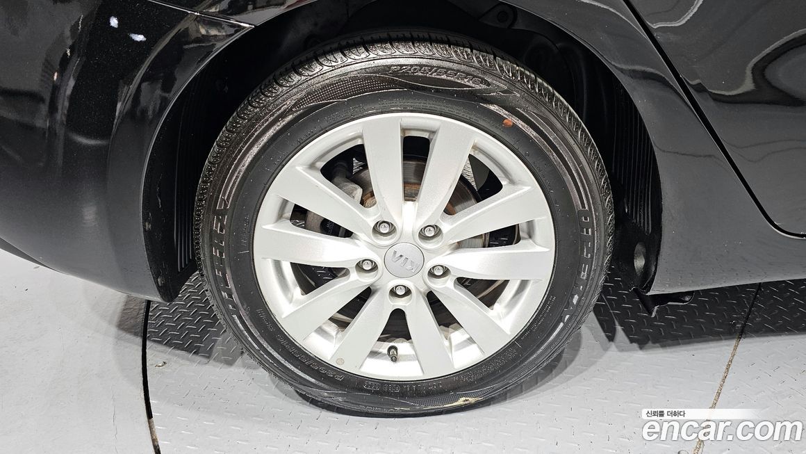 Kia K3 2013