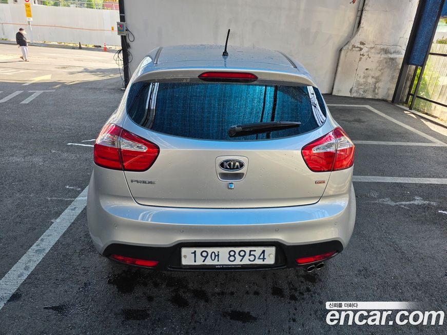 Kia pride 2012