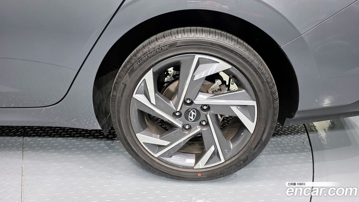 Hyundai AVANTE 2024