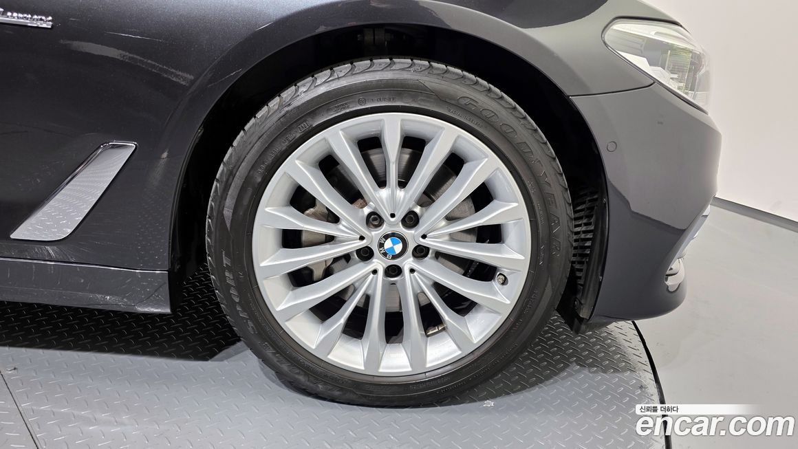 BMW 5-Series 2018