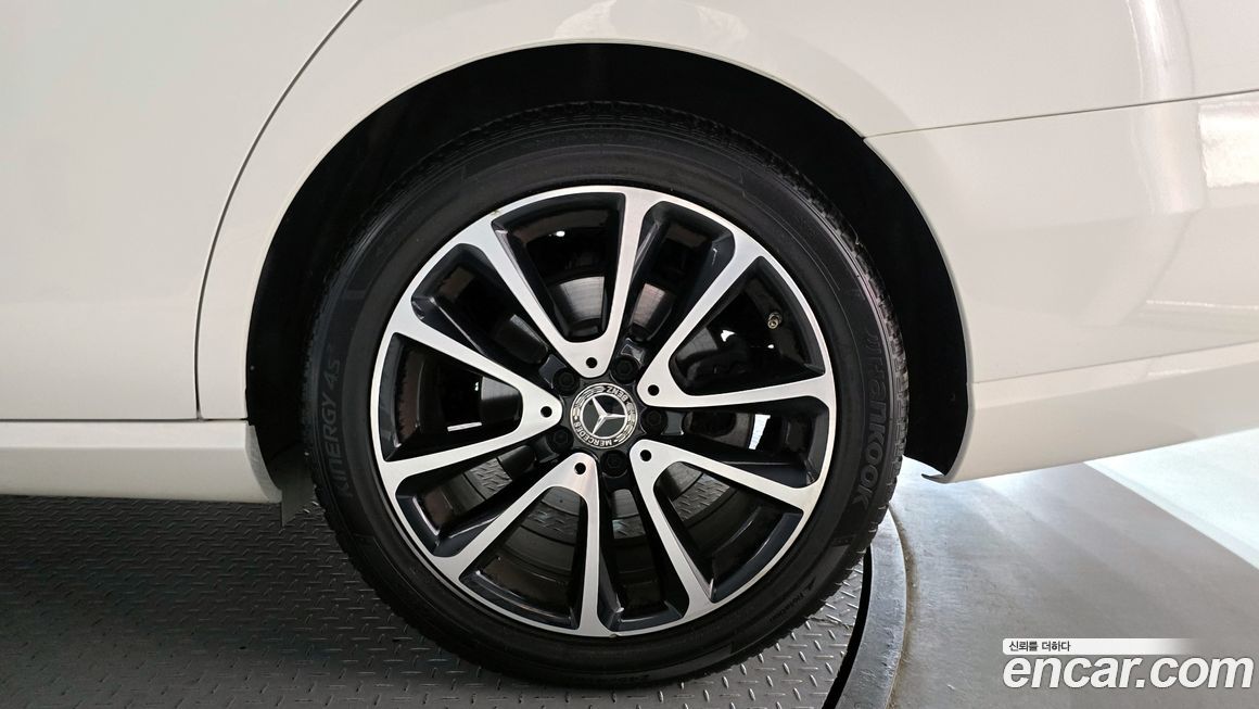 Mercedes-Benz E-Class 2020