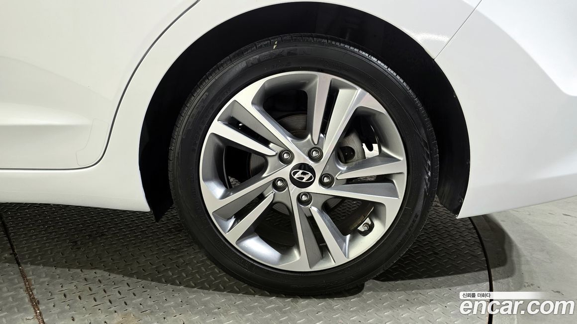 Hyundai AVANTE 2018