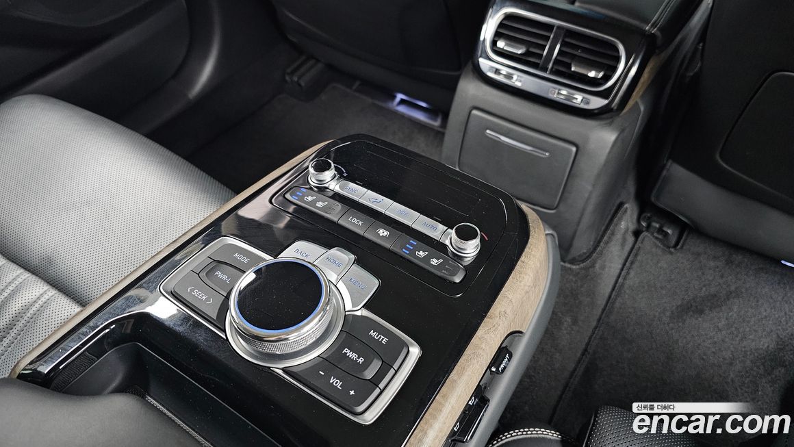 Genesis G90 2020