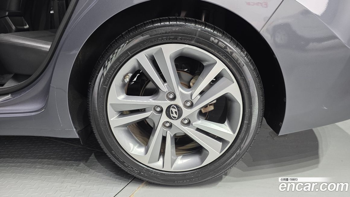 Hyundai AVANTE 2018