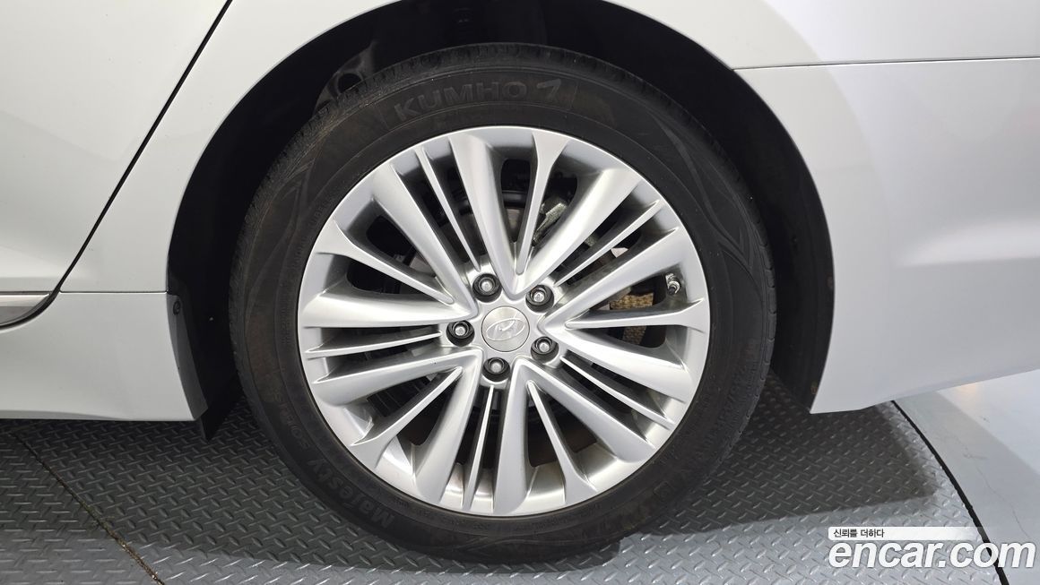 Hyundai Aslan 2016