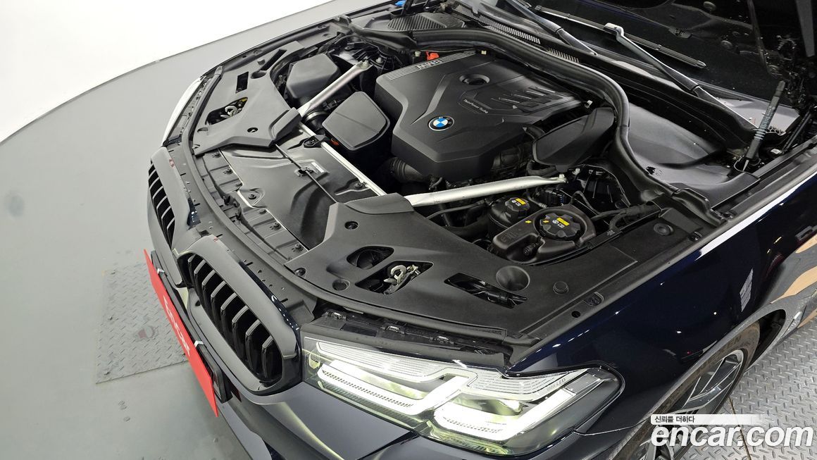 BMW 5-Series 2022