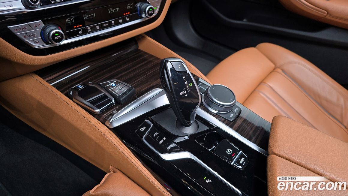 BMW 5-Series 2022