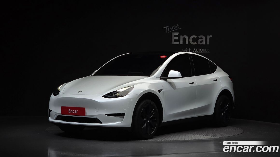 Tesla Model Y 2024