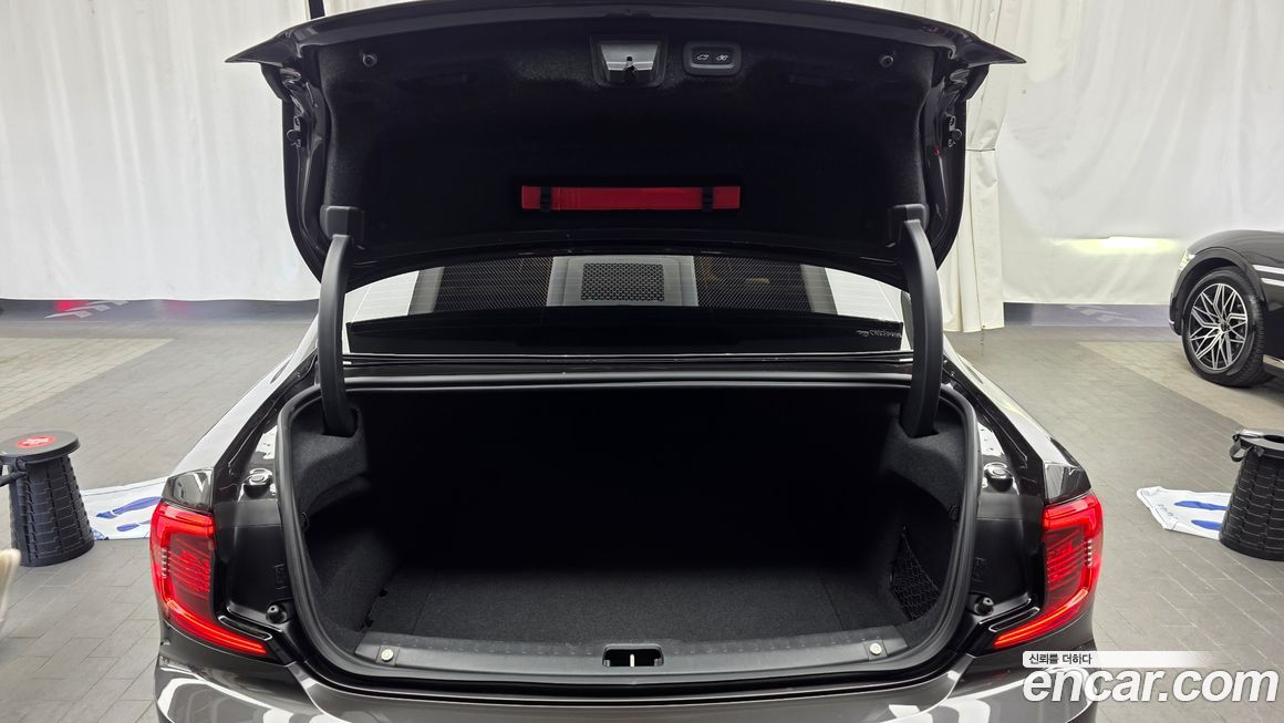 Volvo S90 2023