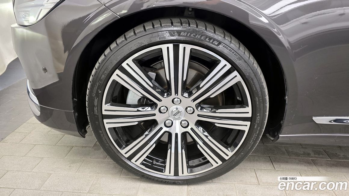Volvo S90 2023