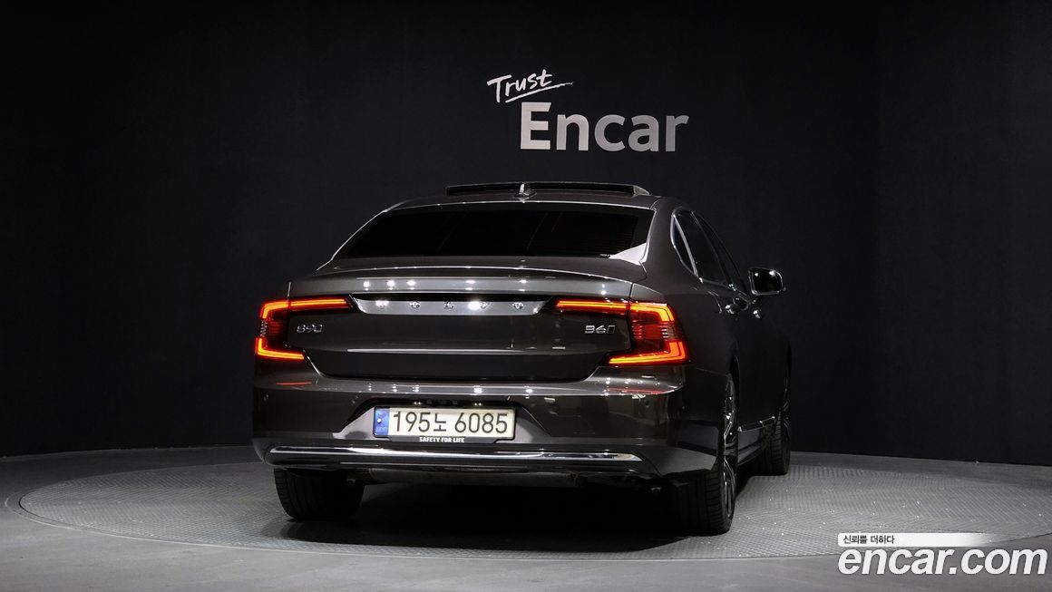 Volvo S90 2023