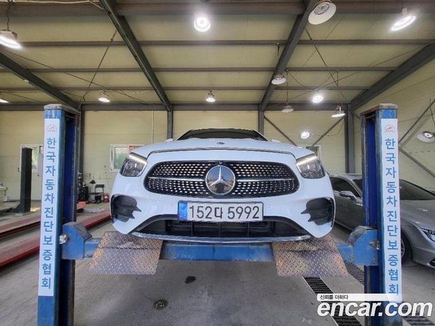 Mercedes-Benz E-Class 2022