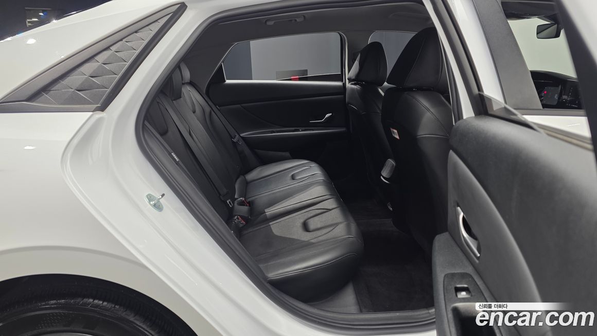 Hyundai AVANTE 2024