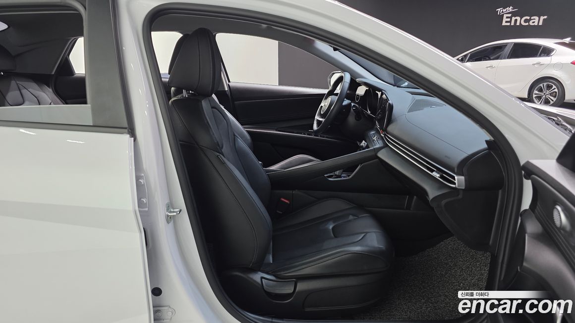 Hyundai AVANTE 2021