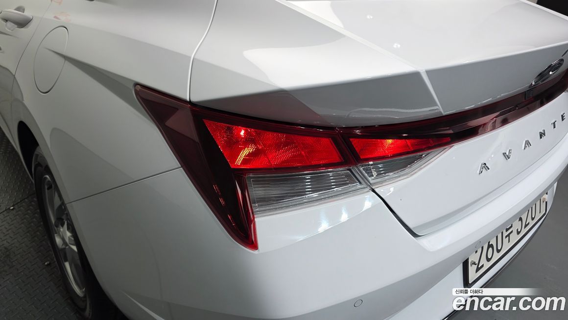 Hyundai AVANTE 2021