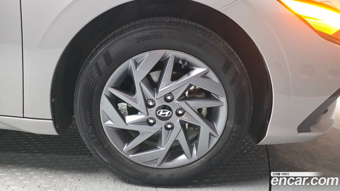 Hyundai AVANTE 2024