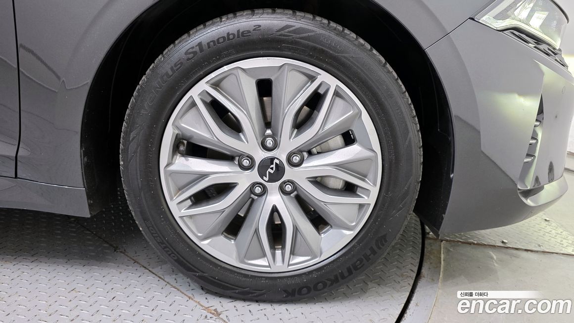 Kia K5 2023