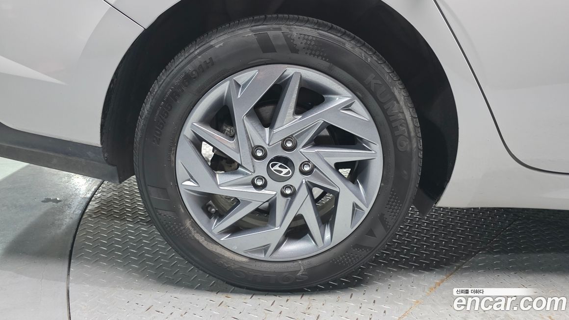 Hyundai AVANTE 2024