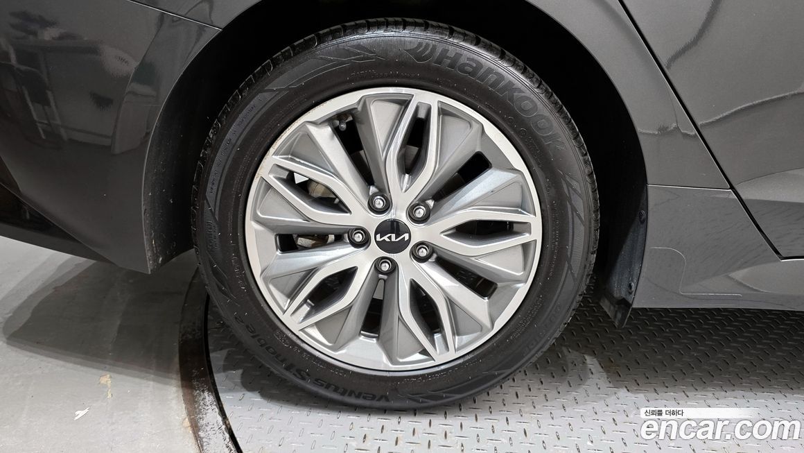 Kia K5 2023
