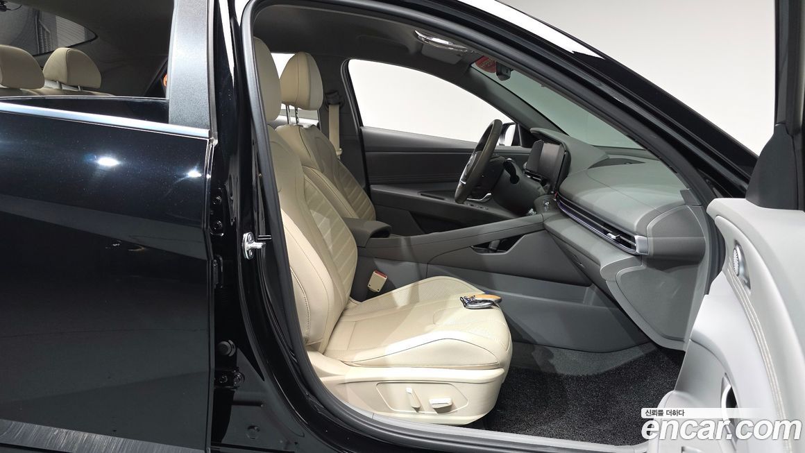 Hyundai AVANTE 2025