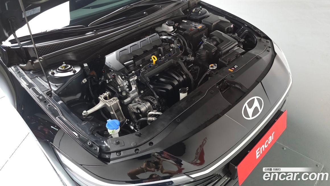 Hyundai AVANTE 2025