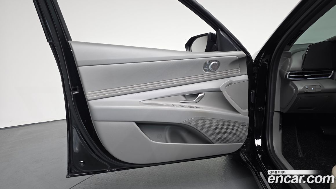 Hyundai AVANTE 2025