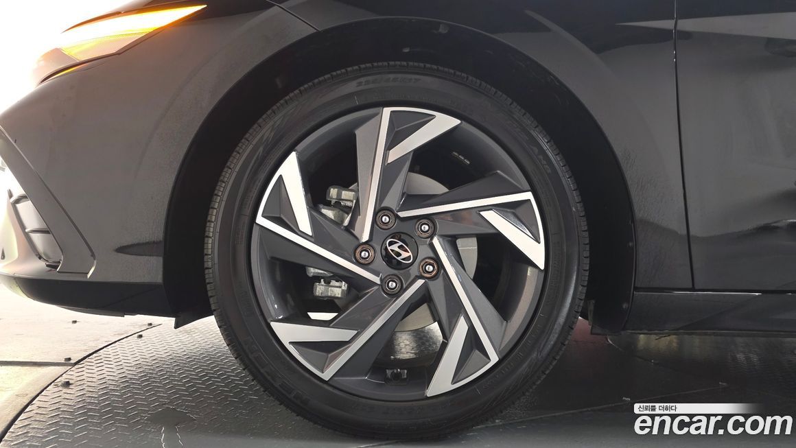 Hyundai AVANTE 2025