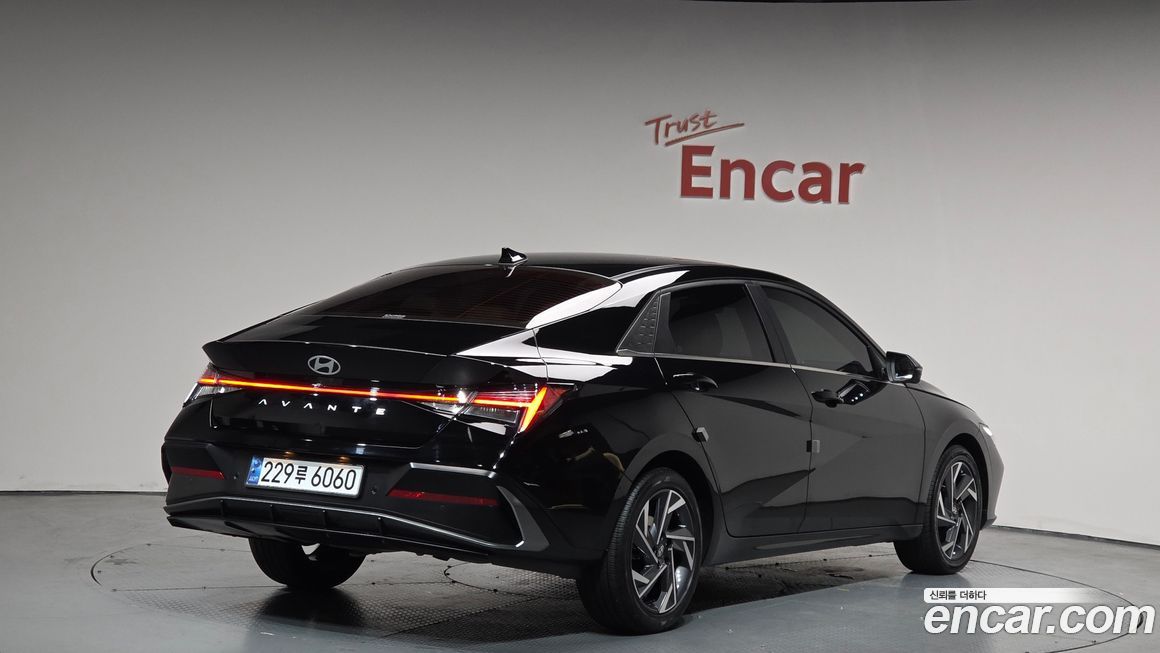 Hyundai AVANTE 2025