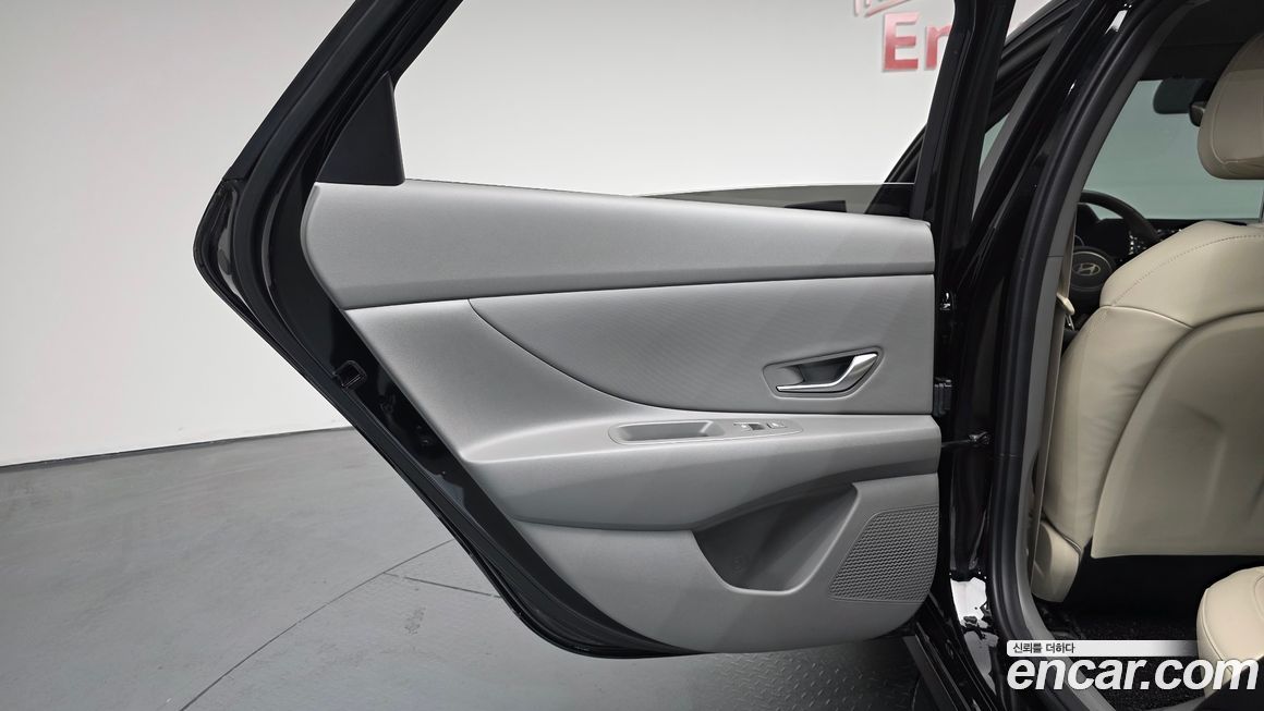 Hyundai AVANTE 2025