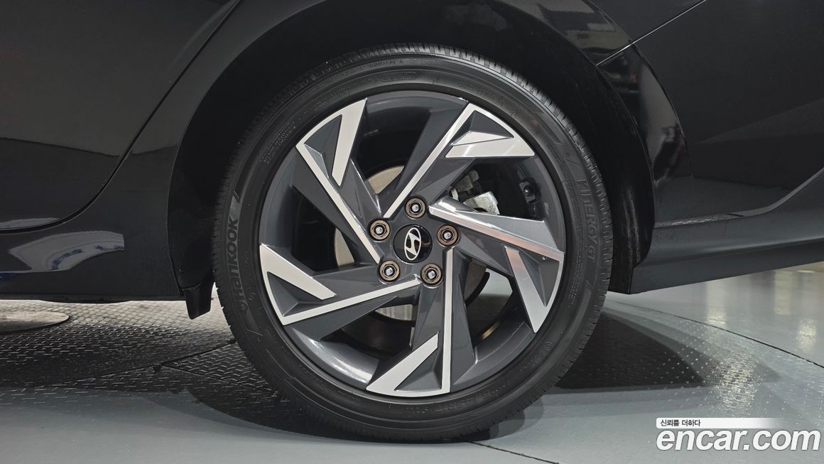 Hyundai AVANTE 2025