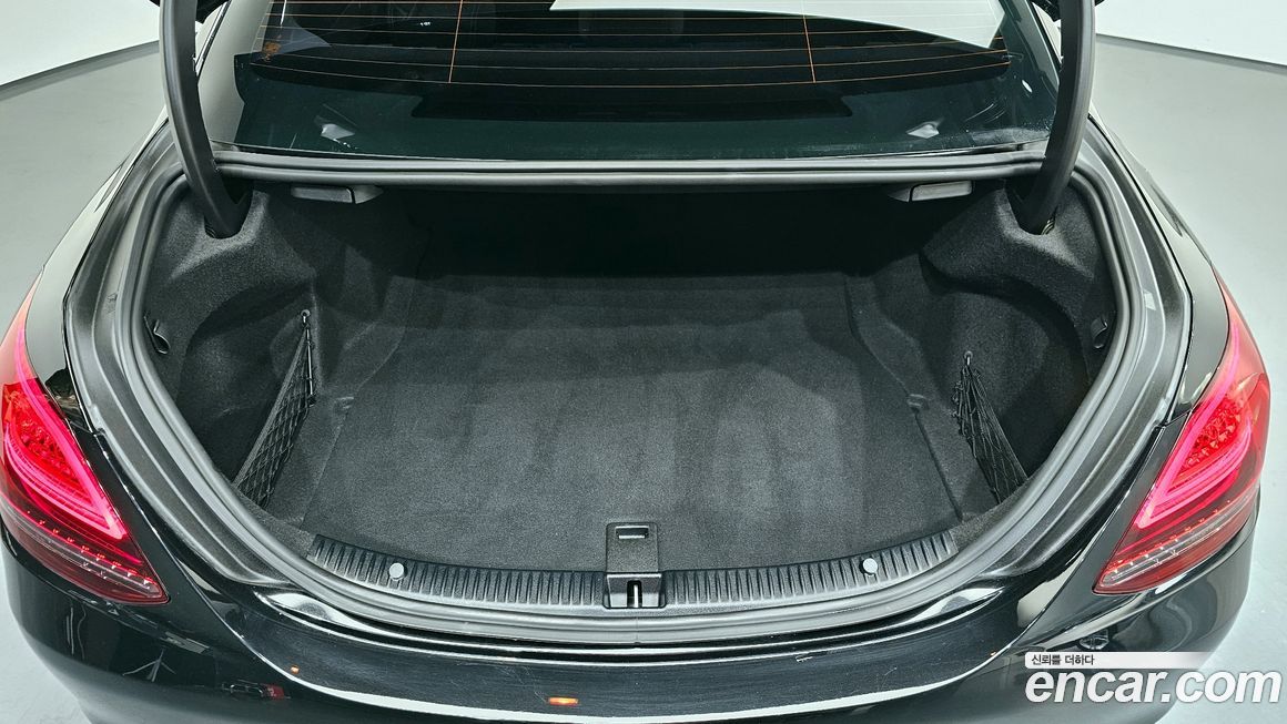 Mercedes-Benz C-Class 2020