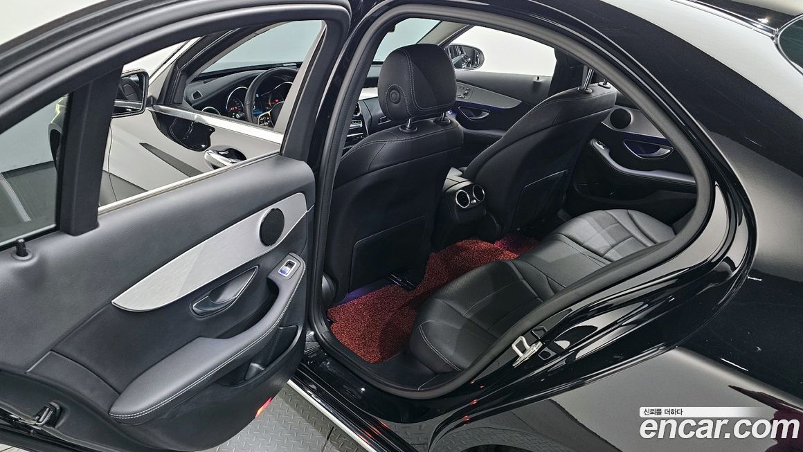 Mercedes-Benz C-Class 2020