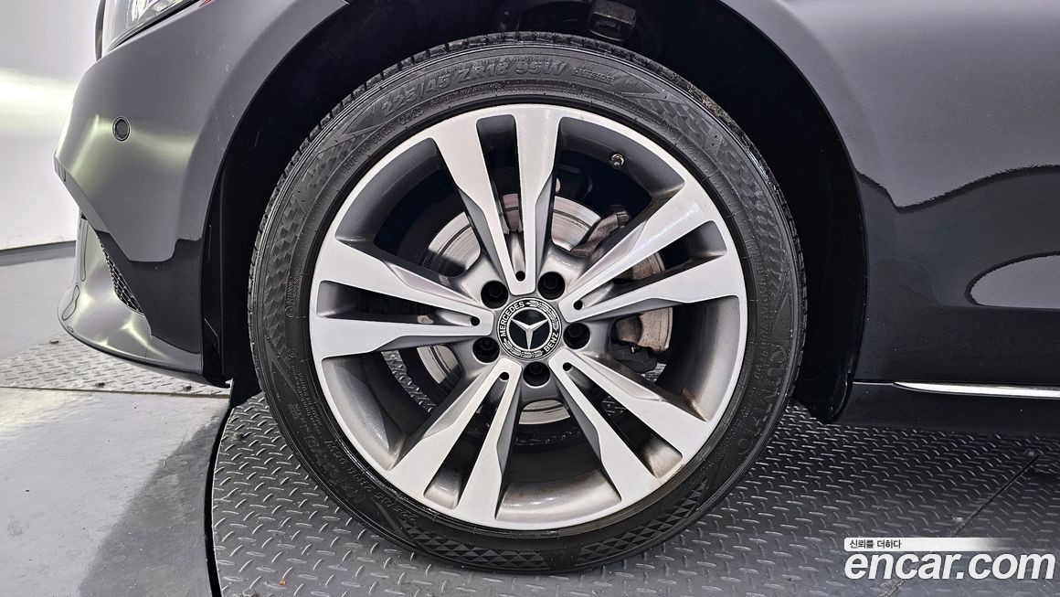 Mercedes-Benz C-Class 2020