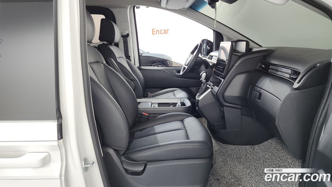 Hyundai Staria 2023