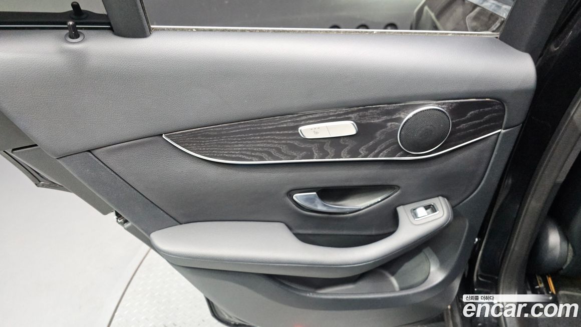 Mercedes-Benz GLC-Class 2019