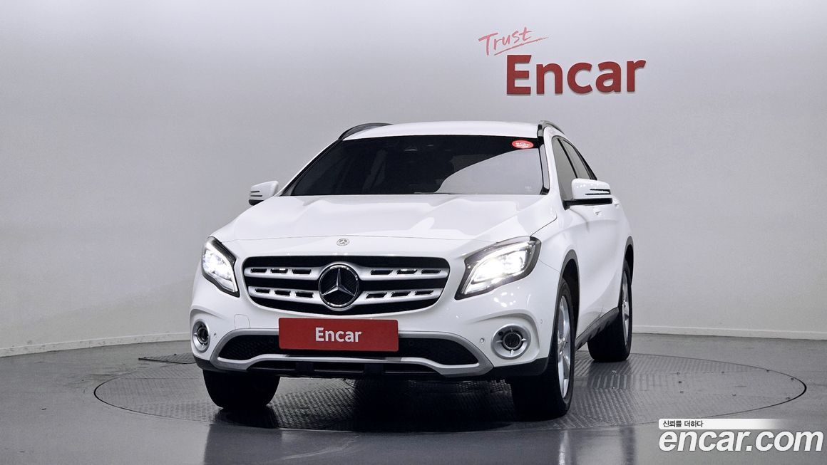 Mercedes-Benz GLA-Class 2019