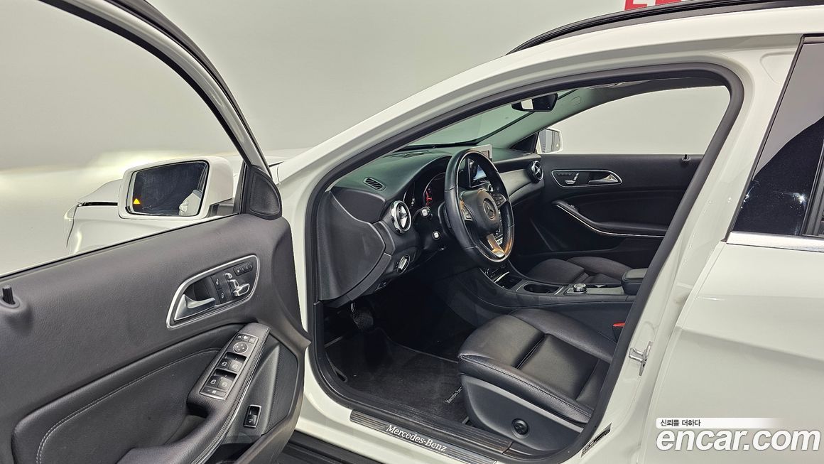 Mercedes-Benz GLA-Class 2019