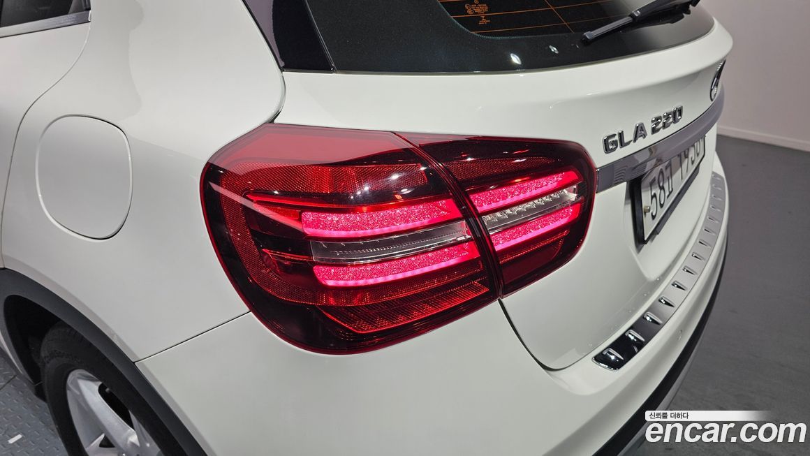 Mercedes-Benz GLA-Class 2019